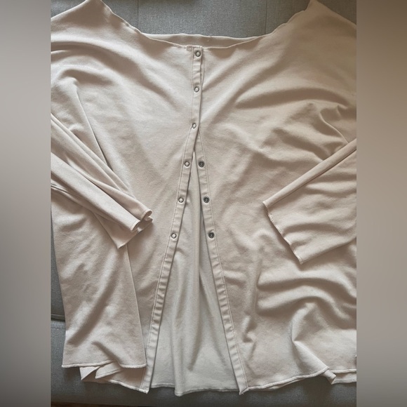 Nike yoga cardigan Luxe size medium off the shoulder round neck snap button - Picture 4 of 6